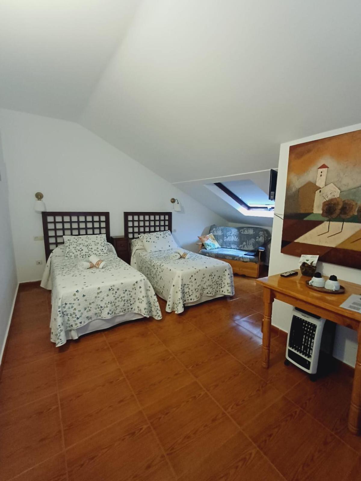Hotel El Coterin Apartamentos Y Habitaciones Arenas De Cabrales Eksteriør billede