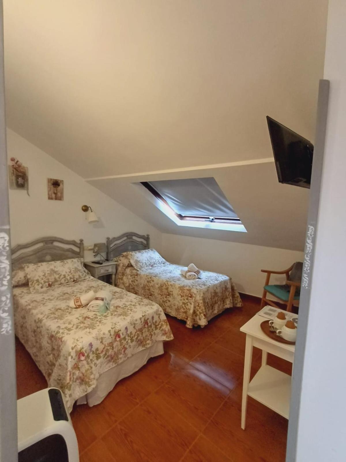 Hotel El Coterin Apartamentos Y Habitaciones Arenas De Cabrales Eksteriør billede