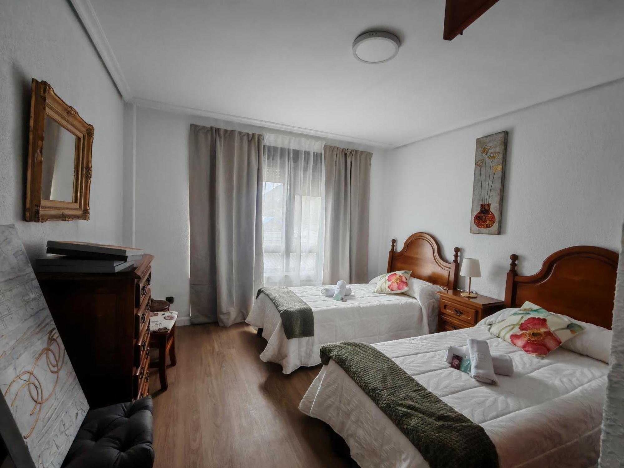 Hotel El Coterin Apartamentos Y Habitaciones Arenas De Cabrales Eksteriør billede